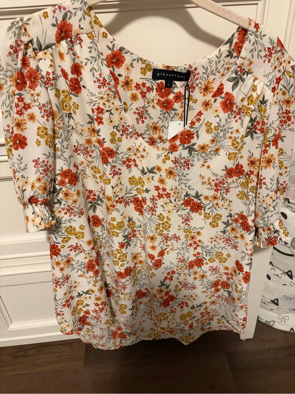 Gibsonlook Floral V-Neck Puff Sleeve Blouse in White, Orange & Mustard